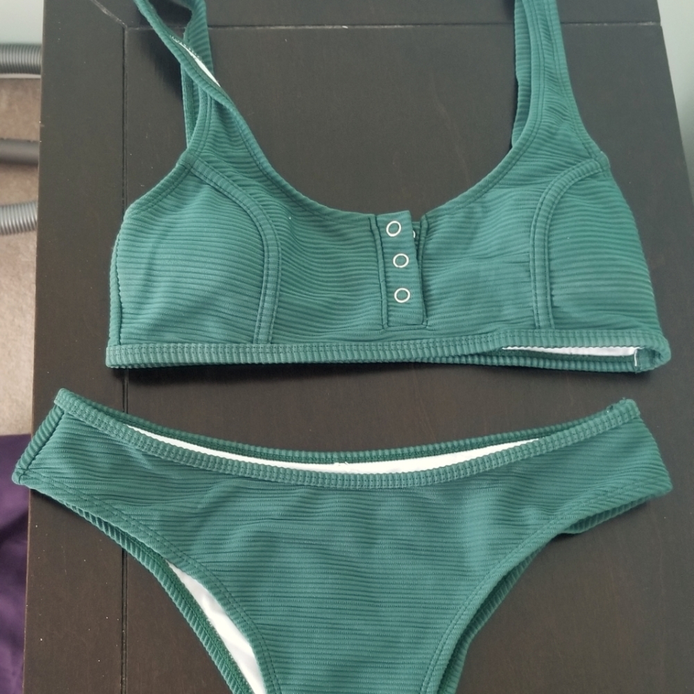 Cupshe - green bikini